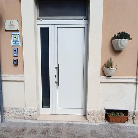 Impero 5 Duepiuno شقة *